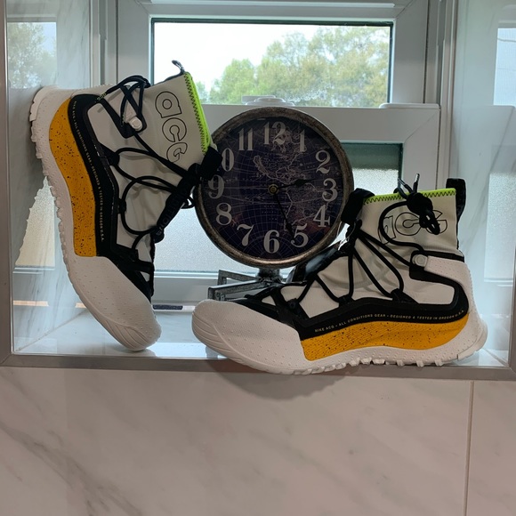 Nike - Picture 6 of 7